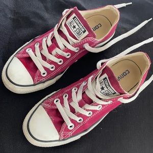 Converse All Star men’s / women’s shoes sizes 5 or 7